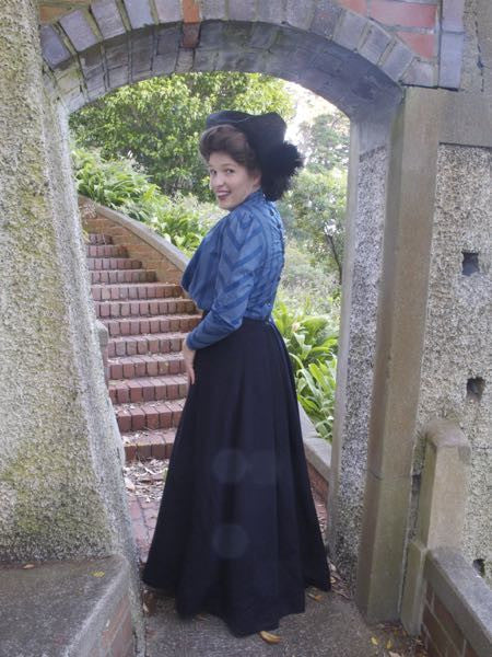 Fantail Skirt: Historical