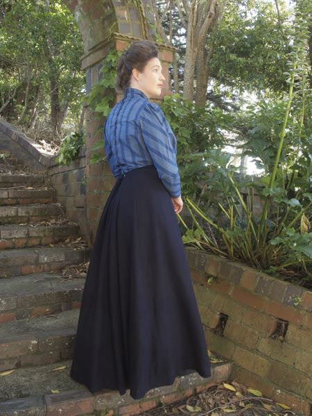 Fantail Skirt: Historical