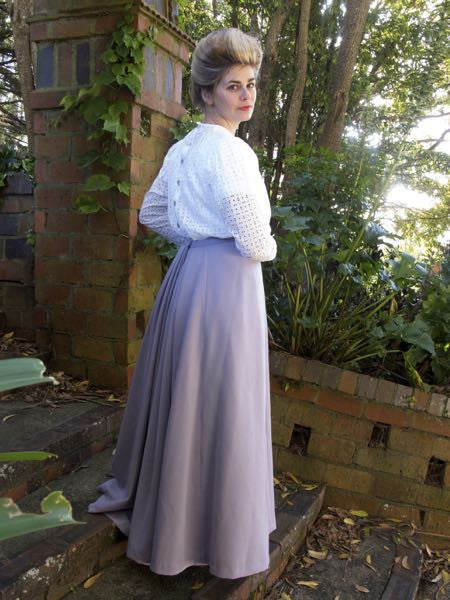 Fantail Skirt: Historical + Modern