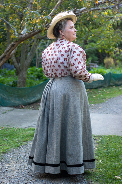 Fantail Skirt: Historical + Modern