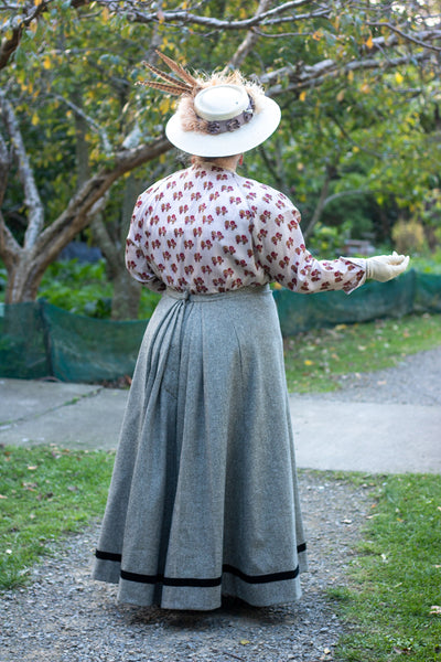 Fantail Skirt: Historical + Modern