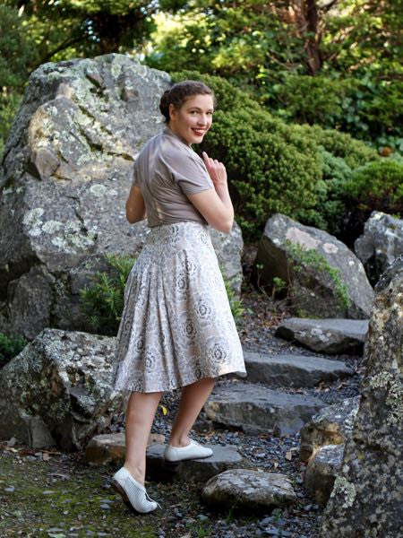 Fantail Skirt: Modern