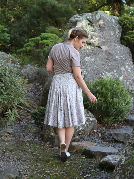 Fantail Skirt: Modern