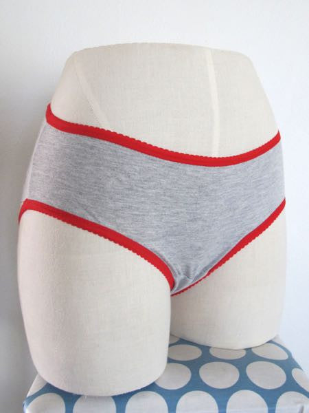 Wonder Unders: Knickers / Singlet Camisole / Slip